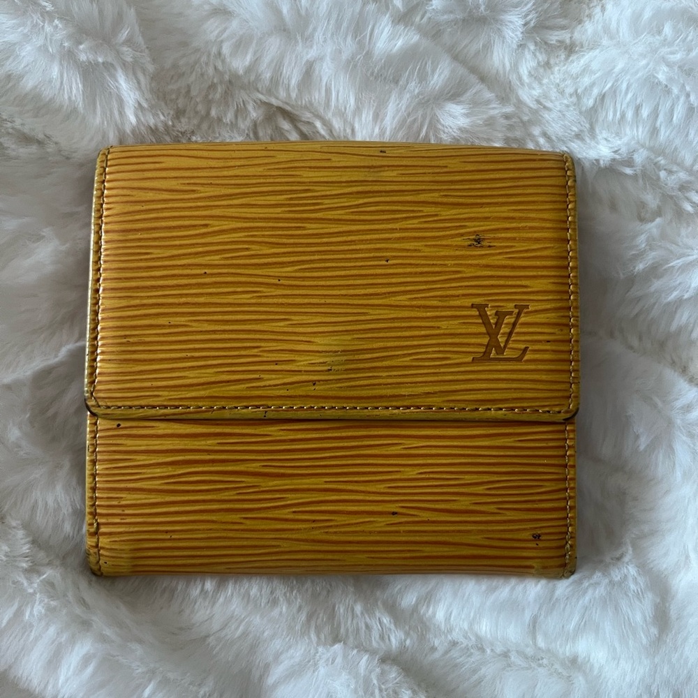 Louis Vuitton Epi Leather Elise Wallet